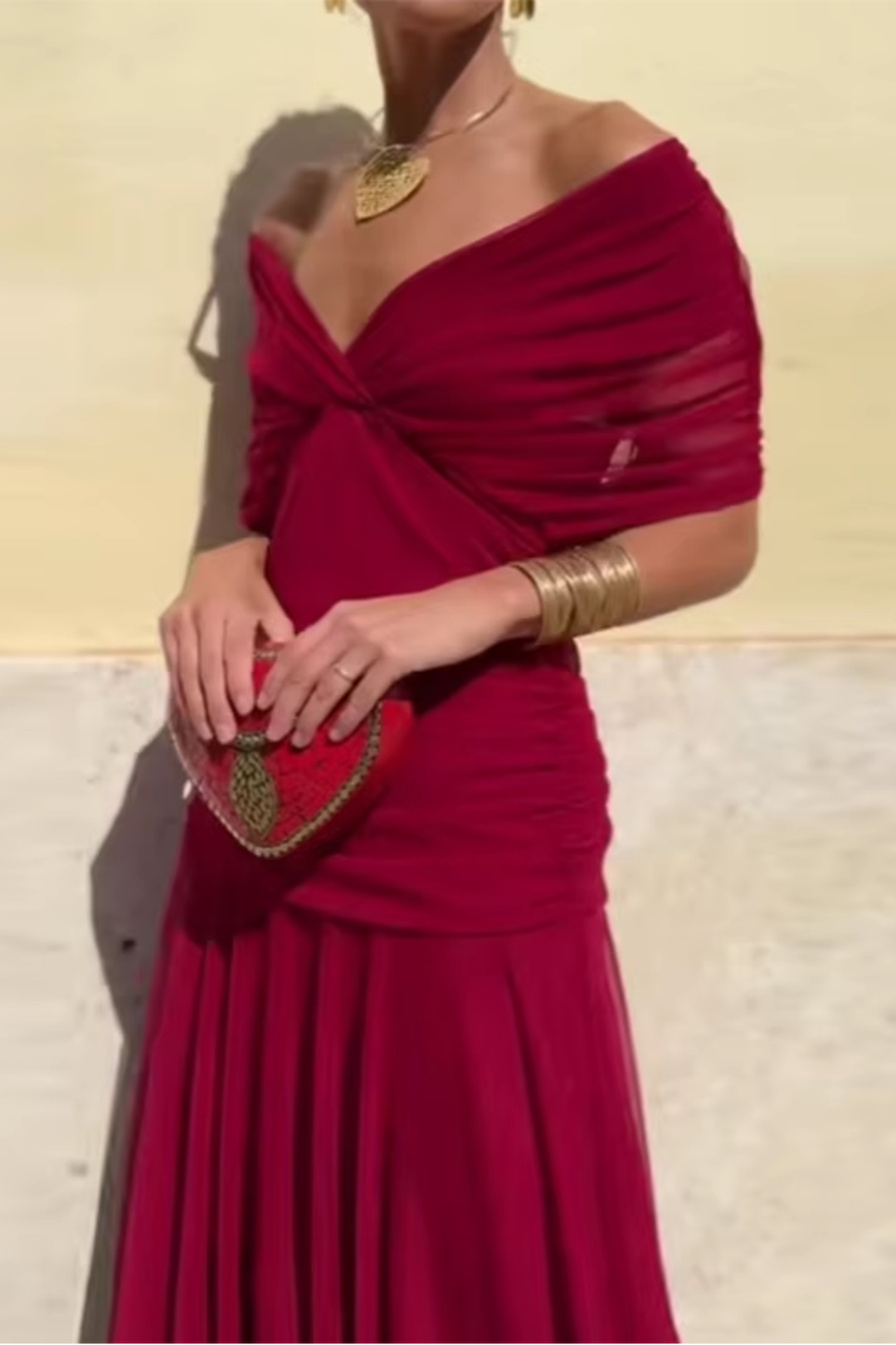 Elegantna maksi haljina s V-izrezom