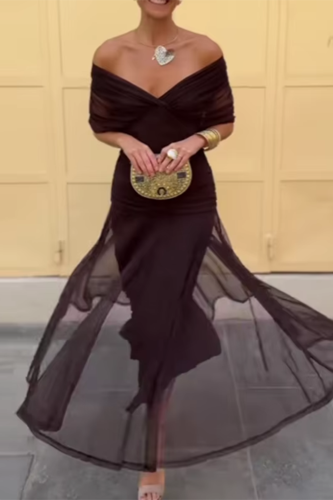 Elegantna maksi haljina s V-izrezom