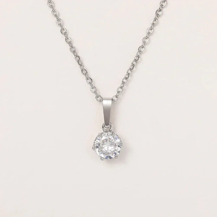 Elegantni nakit s jednim kamenom